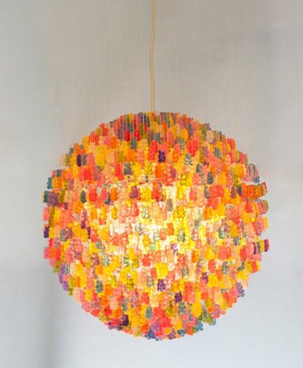 chandelier-made-from-3-000-gummy-bears-by-kevin-champeny-6-600x900